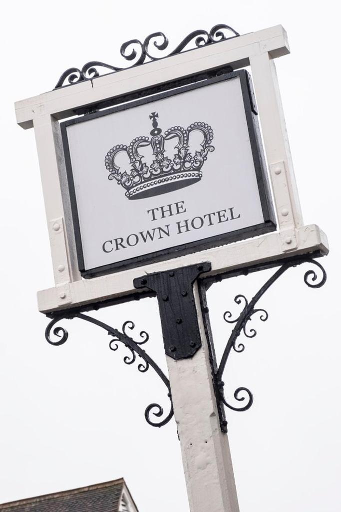 The Crown Hotel Алтон Екстериор снимка